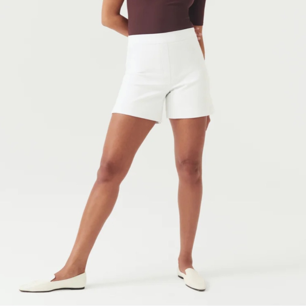 On-the-Go 6” Shorts with Ultimate Opacity Technology
